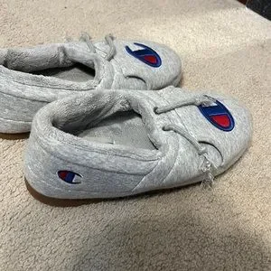 I’m selling 3 pairs of champion house shoes Champion Men main image 3